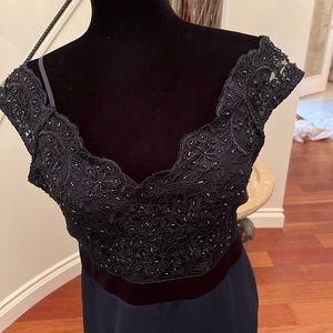 Gorgeous navy gown with train.